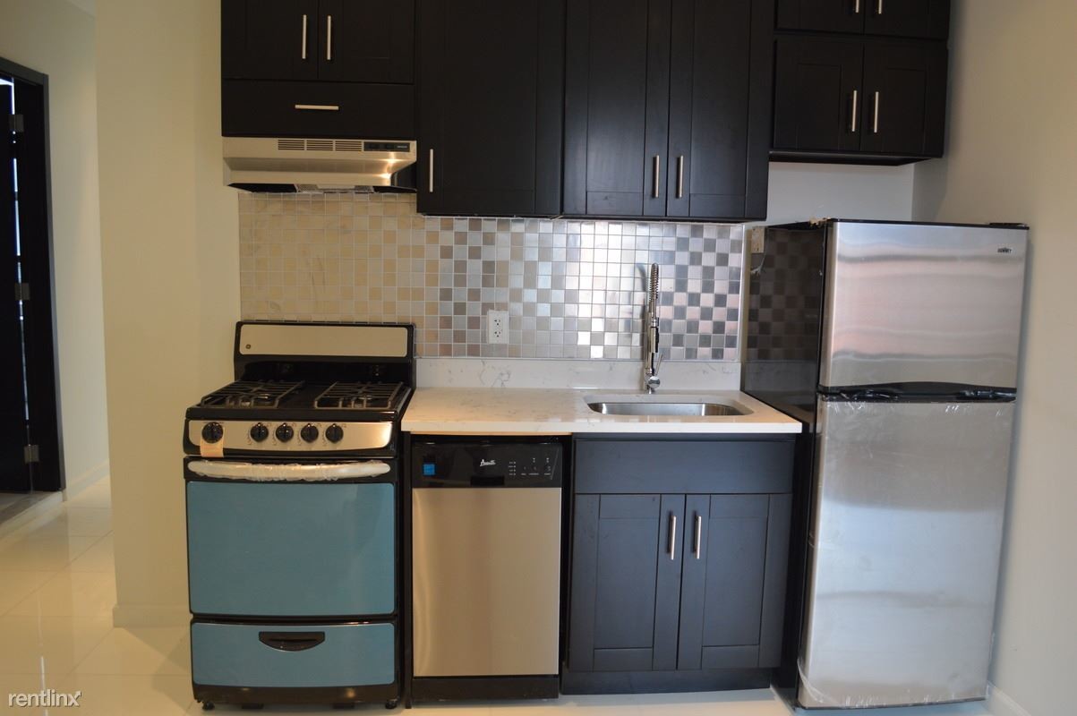 Primary Photo - 106 W 105th St