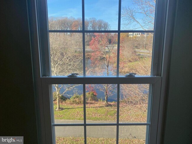 Foto del edificio - 2940 Yarling Ct