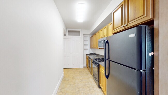 Foto del edificio - 80 W Cottage St