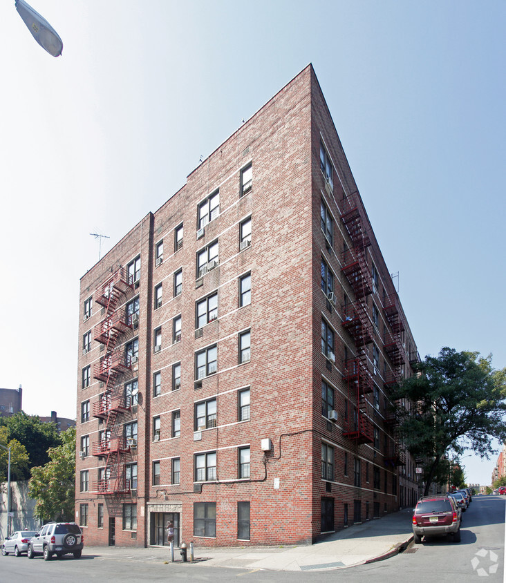 Primary Photo - 225 Cross Bronx Service Rd N