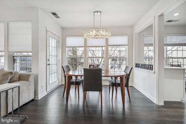 Foto del edificio - 337 Fallsgrove Dr