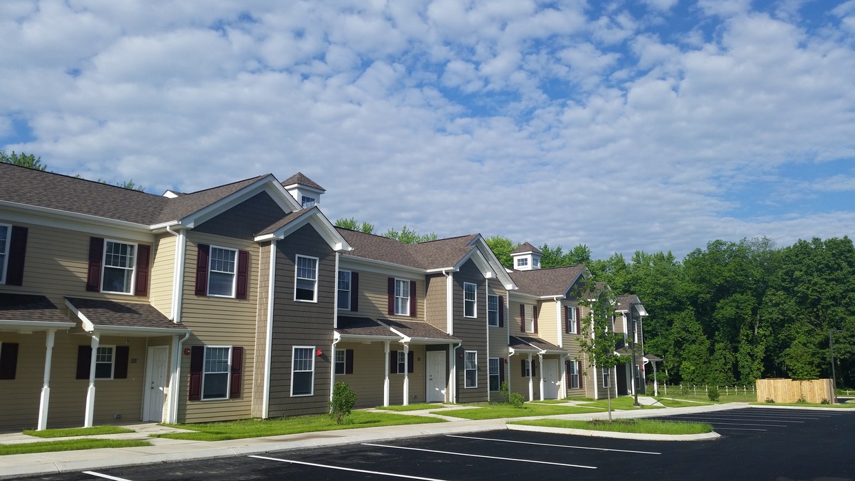 townhouses - 333 NY-376