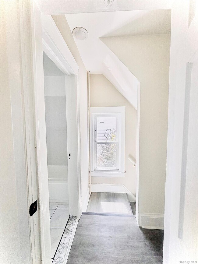 Foto del edificio - 66 Kenmore Rd