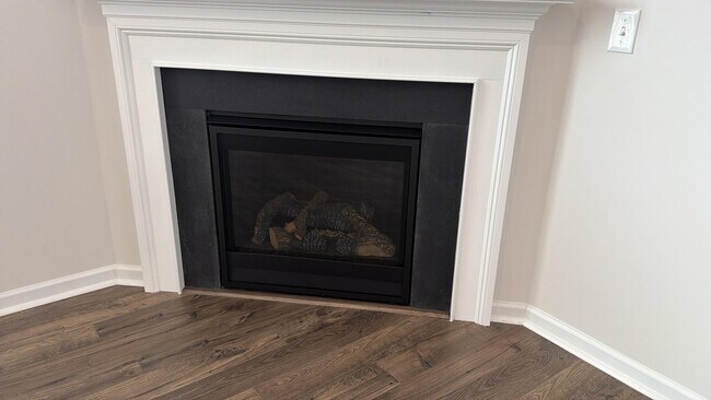 Foto del edificio - 1614 Yarrow Ln