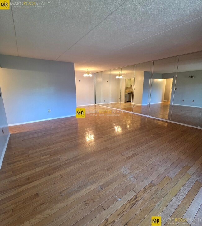 Building Photo - 50 Broadlawn Park