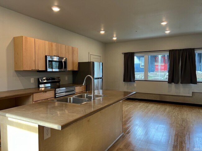 Foto del edificio - 1301 S Walnut St