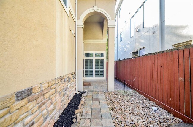 Foto del edificio - 1220 Birdsall St