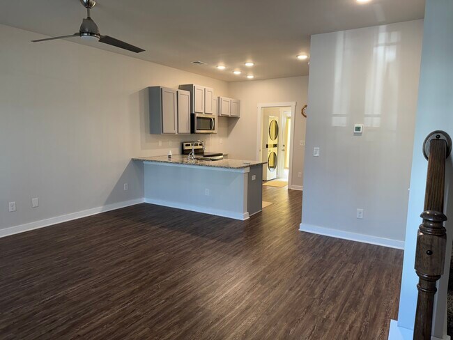 Foto del edificio - 419 Falls Pointe
