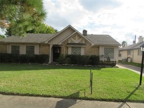 Building Photo - 12215 Pompano Ln