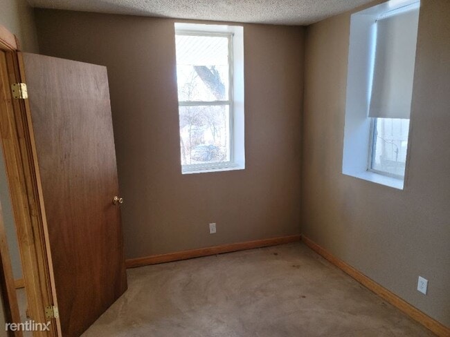 Building Photo - 2 br, 1 bath House - 1949 S 12th St 1 Unit 1