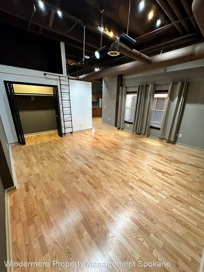 Foto del edificio - 1 br, 1 bath House - 315 W Riverside Ave #305