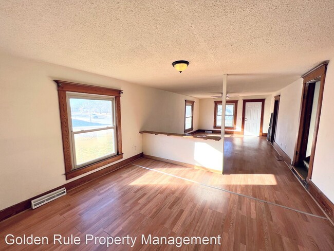 Building Photo - 4 br, 2 bath House - 1200 N Main St