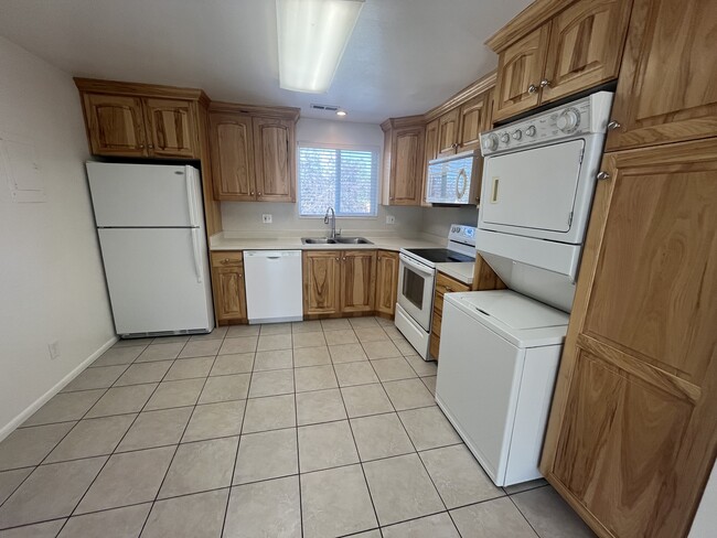 Kitchen - 344 S 150 W