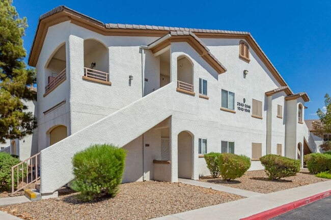 Building Photo - HCVP considered!  SAHARA & SLOAN AREA/ GAT...