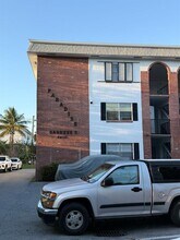 Building Photo - 2415 Lincoln St