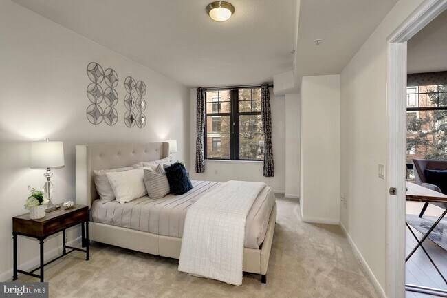 Foto del edificio - 1021 N Garfield St