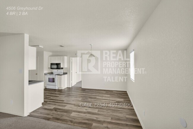 Foto del edificio - 4506 Greyhound Dr