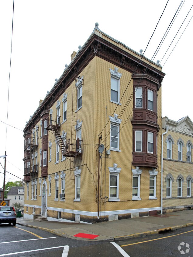 Primary Photo - 55 Harrison Ave