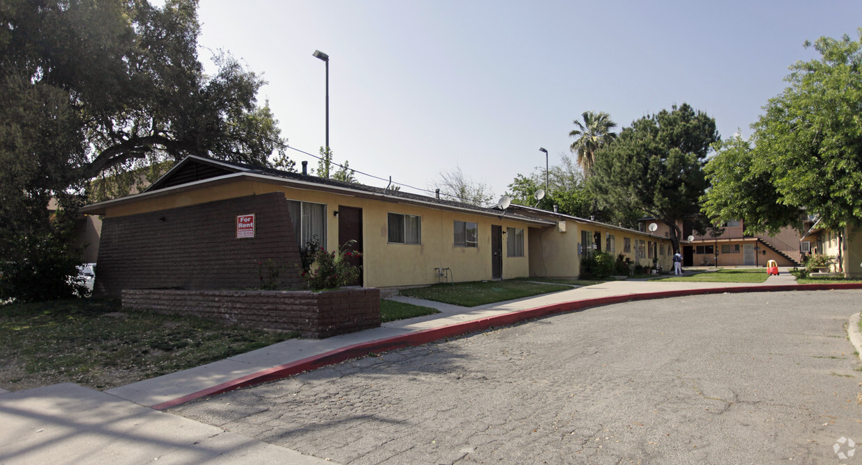 Primary Photo - West 9th Street Apartments