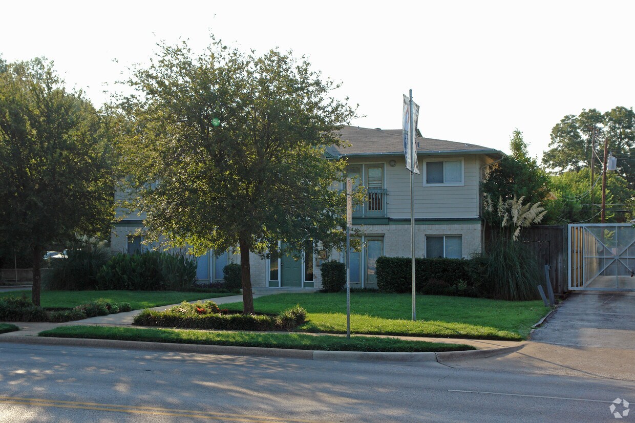 Foto del edificio - Upper E - Gaston Village (OLD)