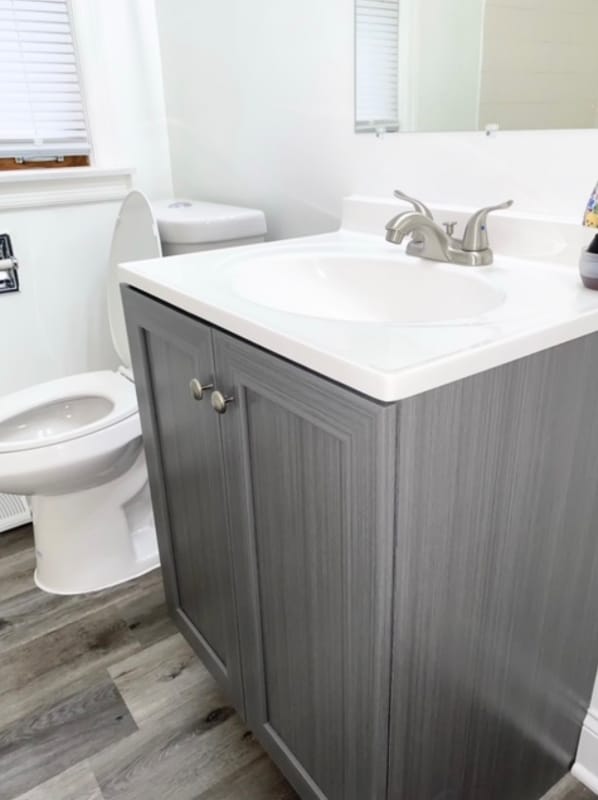 Building Photo - 10324 S Vernon Ave