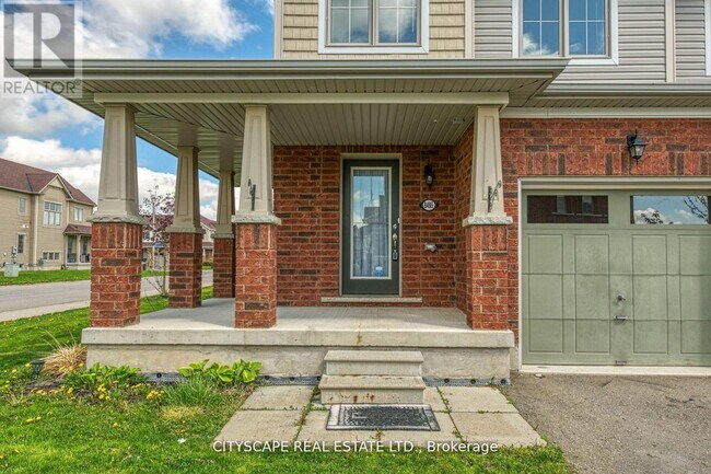 Photo du bâtiment - 8485 Primrose Ln