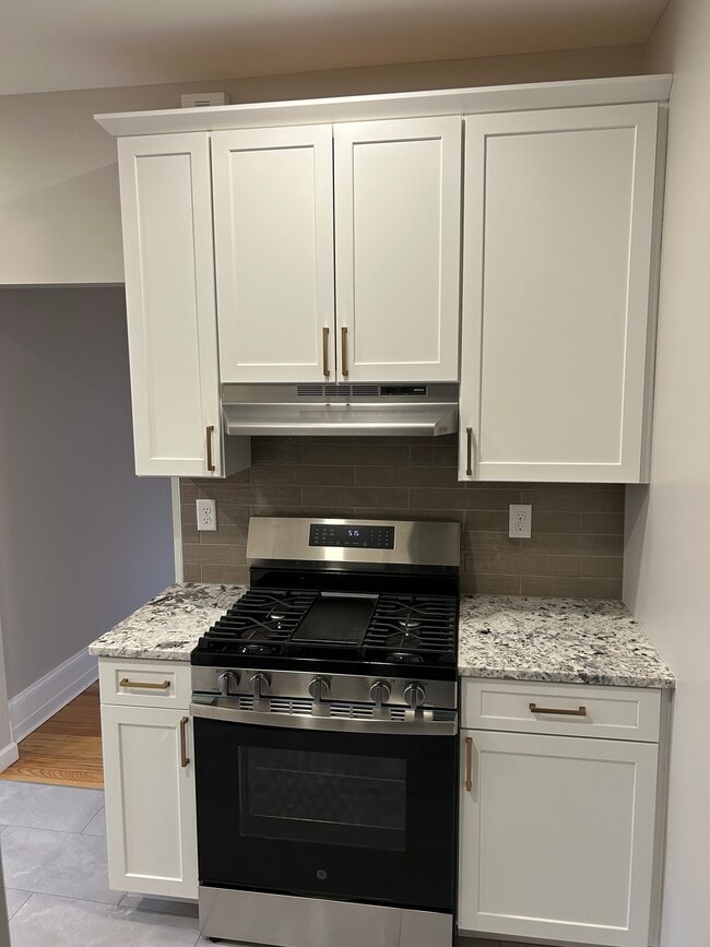 Building Photo - 63 S Grove St