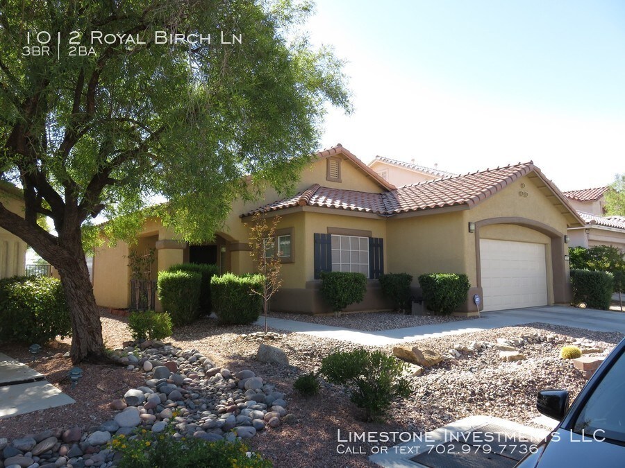 Stunning single story with 2 covered patios. House for Rent in Las