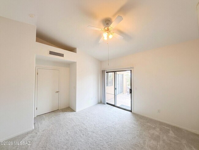 Foto del edificio - 8640 S Desert Dove Dr