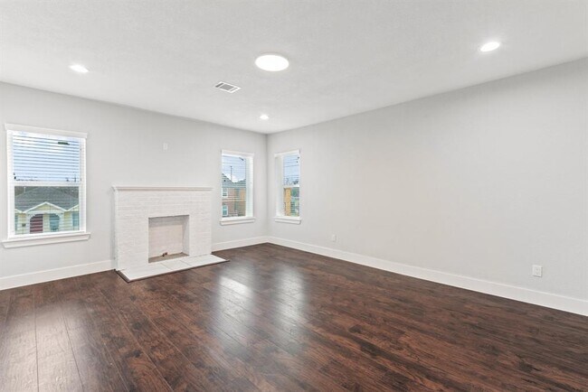 Building Photo - 2506 Truxillo St