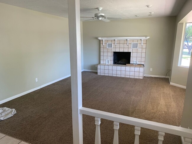 Building Photo - 2568 Scenic Dr