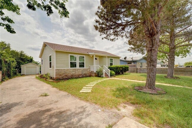 Building Photo - 503 W Grady Dr