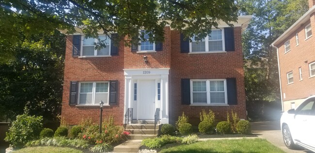 beautiful brick building in quiet area - 1209 Paxton Ave