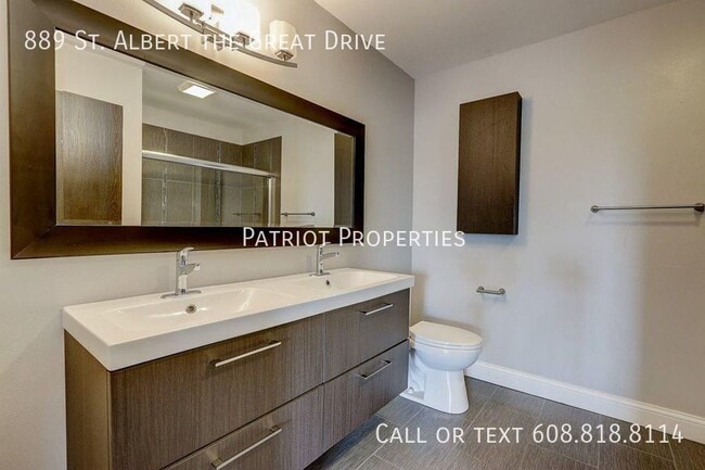 Building Photo - Newly Remodeled 2 bedroom/ 1 bath in Sun P...