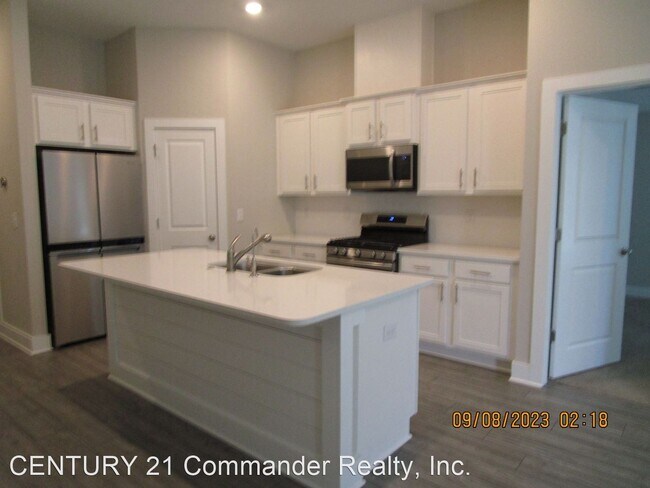 Building Photo - 3 br, 2 bath House - 215 Bayou Bend Lane