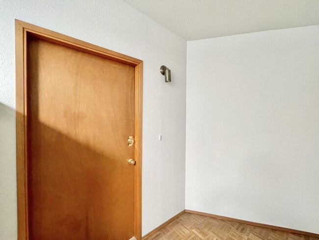 Foto del edificio - 111 5th Ave S