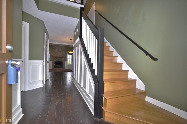 Building Photo - 2335 Fairways Ct