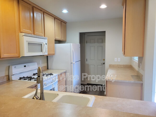 Building Photo - 2478 SW Timber View Ct
