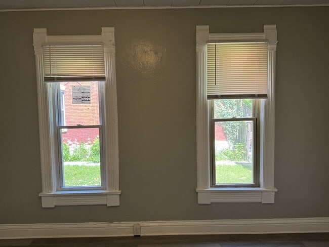 Building Photo - 328 S Prospect St