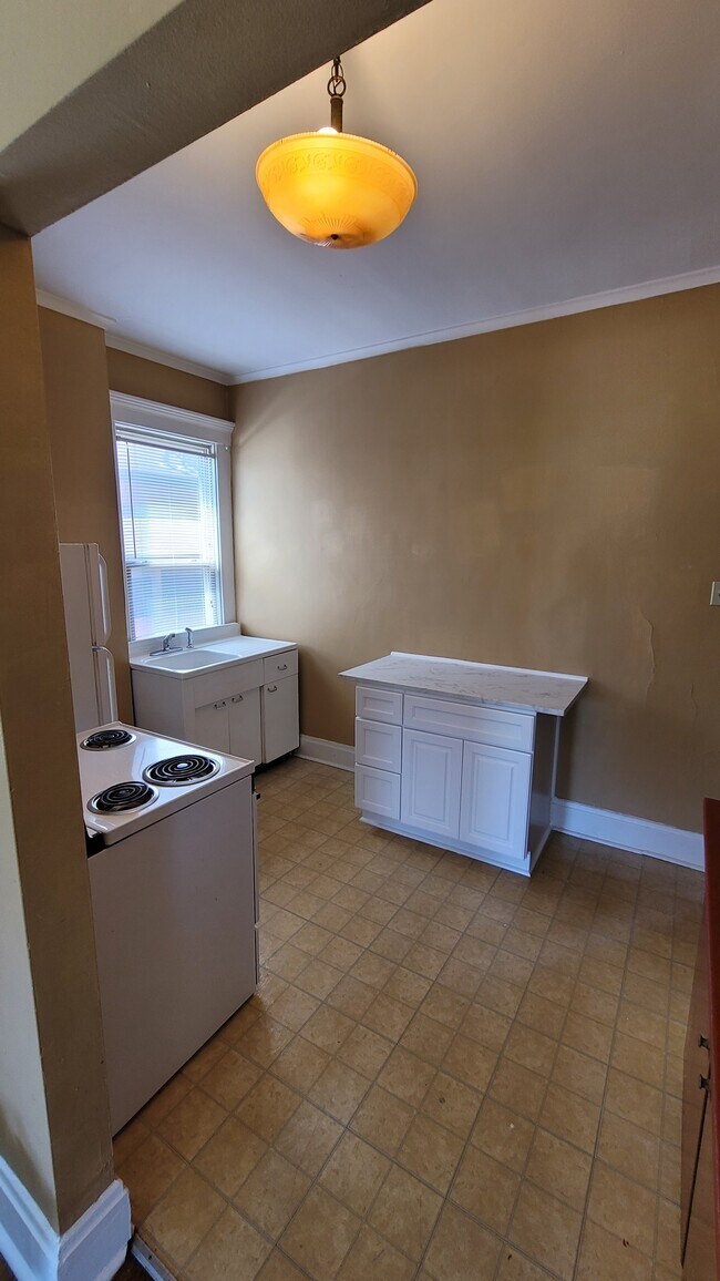 Cocina - 70 E Hudson St