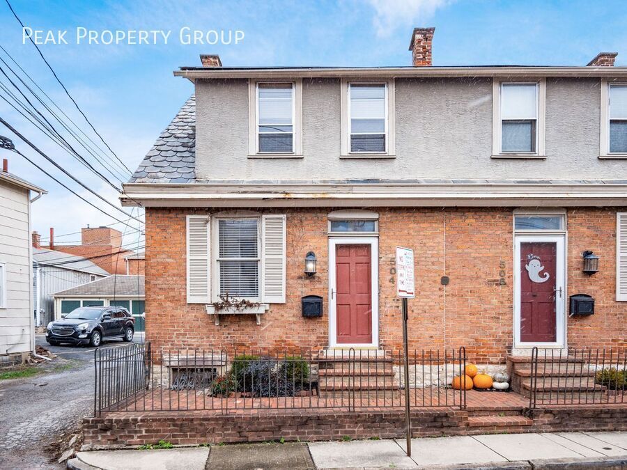 Primary Photo - MOVE IN NOW! Located in German Village, st...