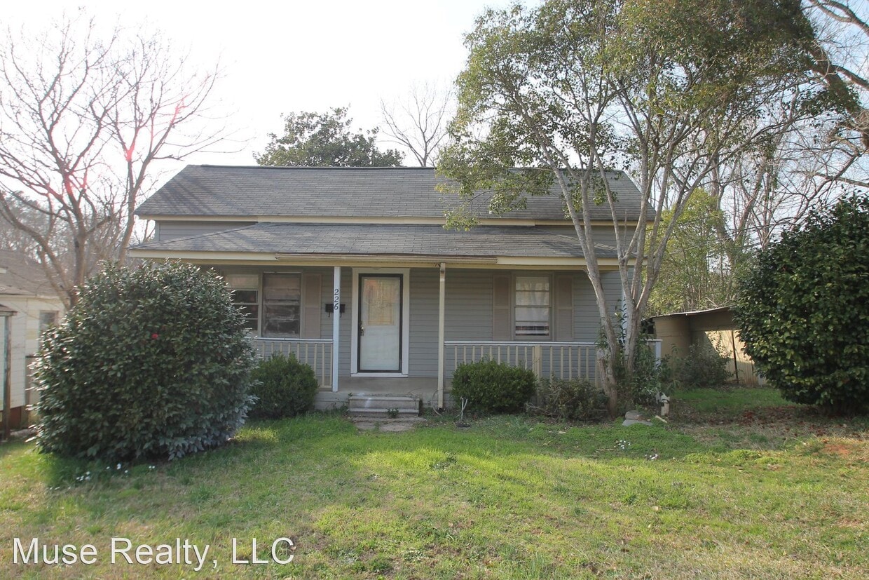 Primary Photo - 3 br, 1 bath House - 226 S White Street