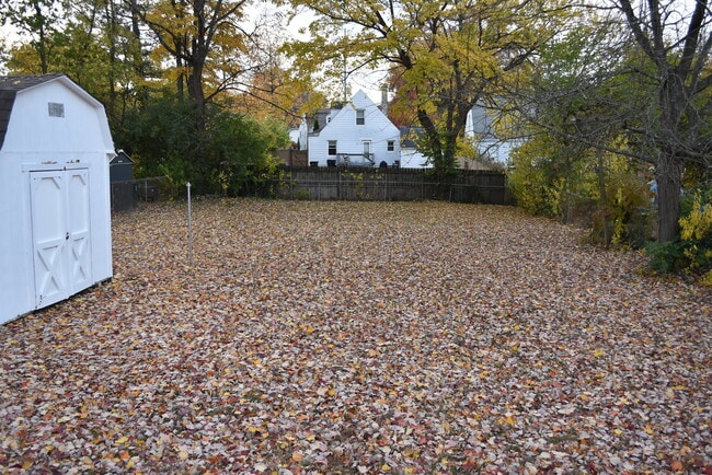 Building Photo - 1313 Bursal Ave