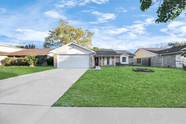 Building Photo - 15030 Royal Shadows Dr