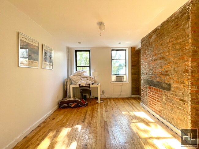 Building Photo - EAST 6 STREET