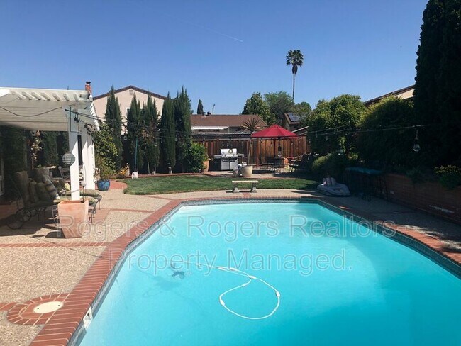 Foto del edificio - 762 Glenside Dr