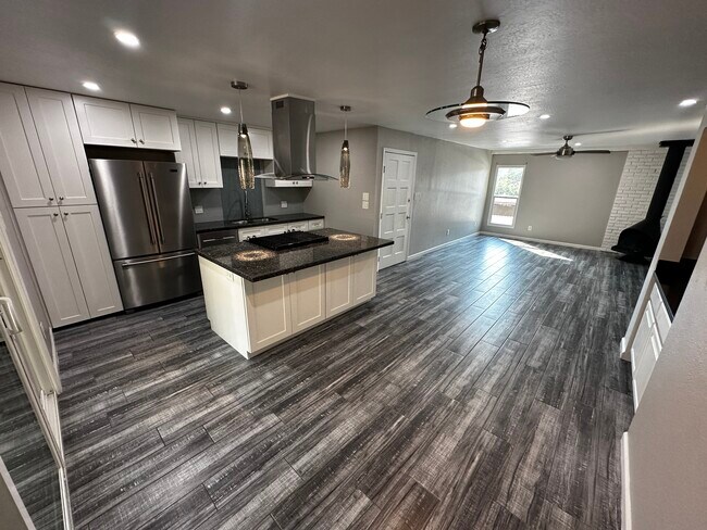 Foto del edificio - 4950 N Miller Rd