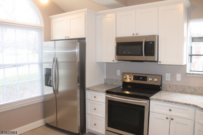 Building Photo - 228 Long Meadow Rd
