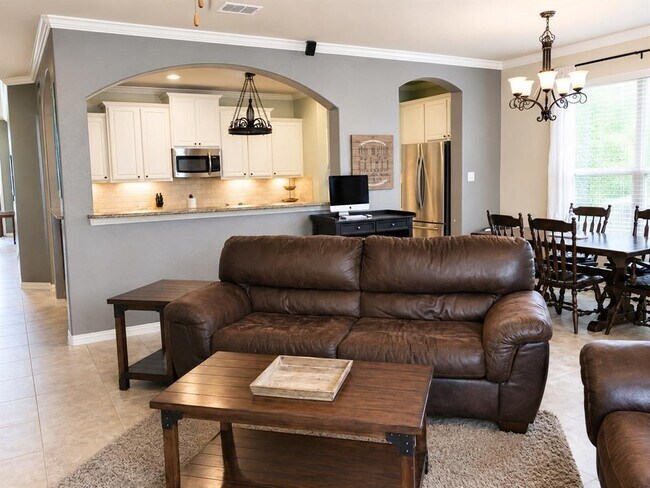 Foto del edificio - 705 Rolling Brook Ln