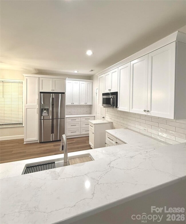 Building Photo - 9235 Island Overlook Ct